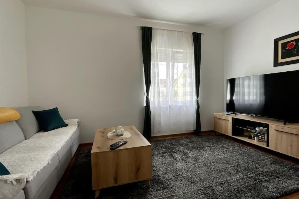 Beachside Bliss: 200m Away Tivat