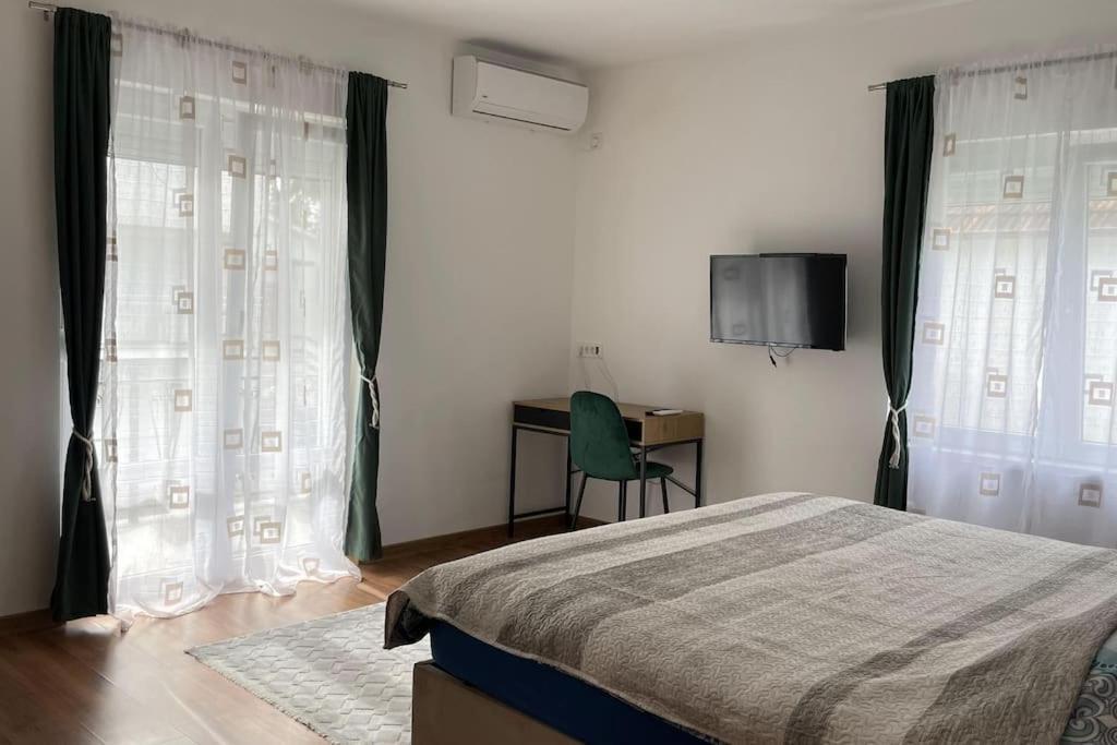 Апартаменты Beachside Bliss: 200m Away Тиват